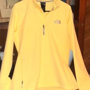The Northface pullover
